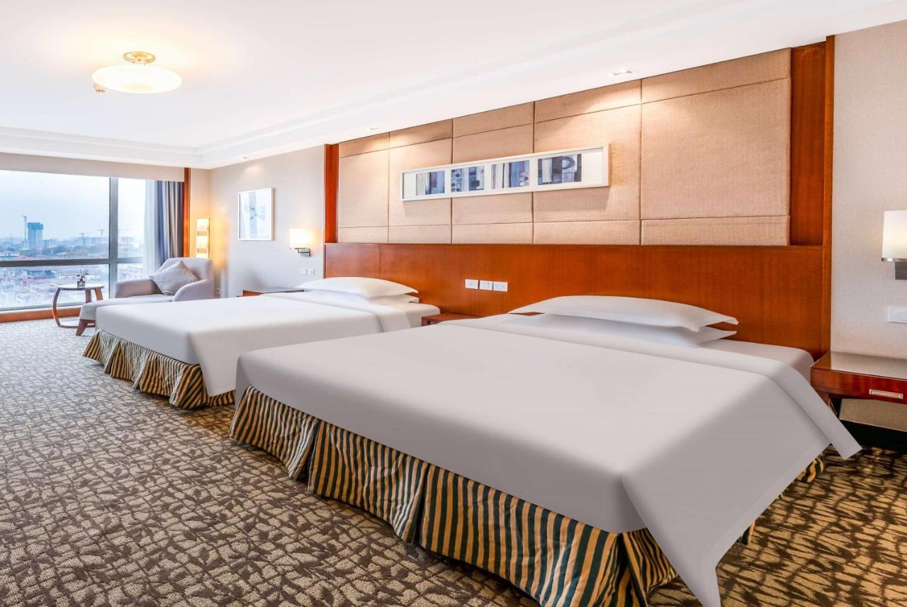 Отель Ramada Beijing North Changping Экстерьер фото