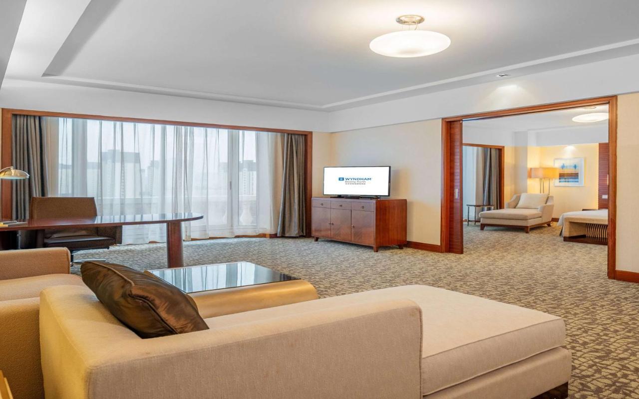 Отель Ramada Beijing North Changping Экстерьер фото