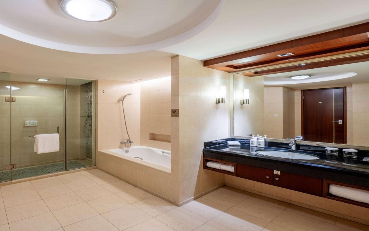 Отель Ramada Beijing North Changping Экстерьер фото