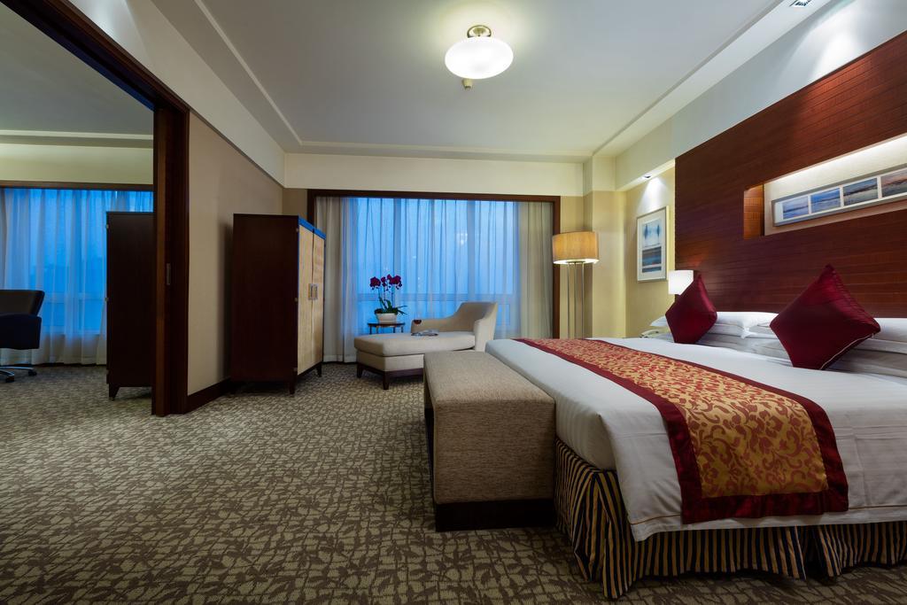 Отель Ramada Beijing North Changping Экстерьер фото